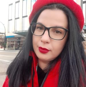 Meet your Posher, Juna